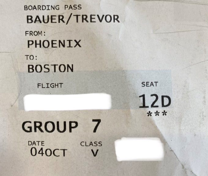 보스턴행 비행기표를 자신의 SNS 계정에 올린 트레버 바우어.[트레버 바우어 트위터 캡처]