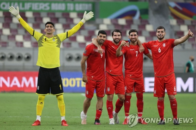 승리에 기뻐하는 이란 선수들 [AFP=연합뉴스]