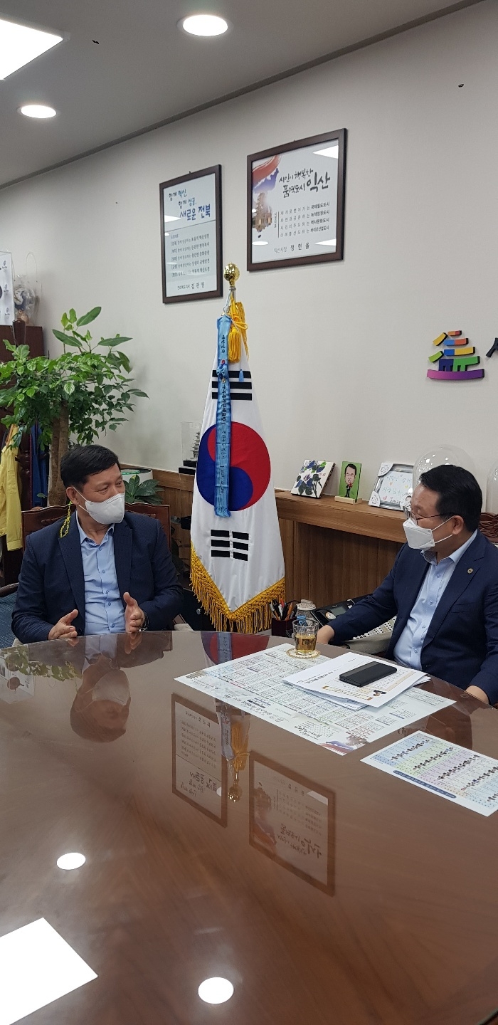 KBO 허구연 총재, 익산시 야구 인프라 활용 방안 논의
