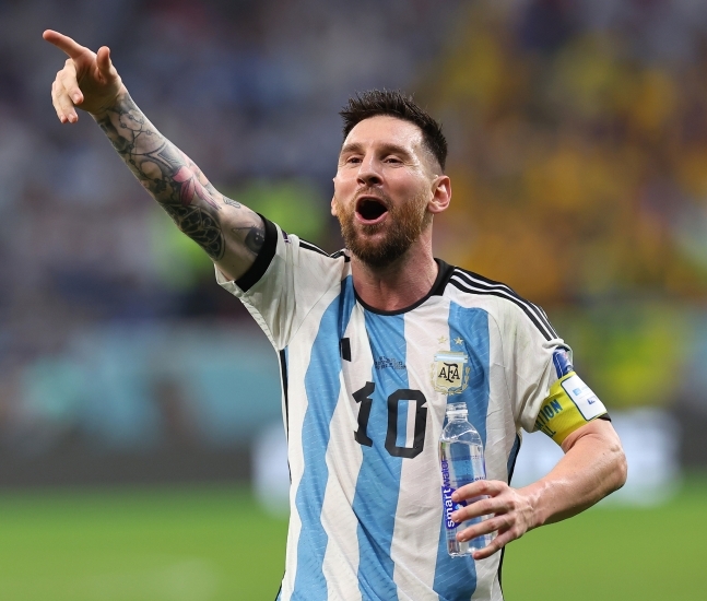 아르헨티나를 월드컵 8강에 이끈 리오넬 메시(35·파리 생제르맹)가 자신의 우상인 마라도나나의 월드컵 최고 득점 기록을 깼다. [사진=연합뉴스] 