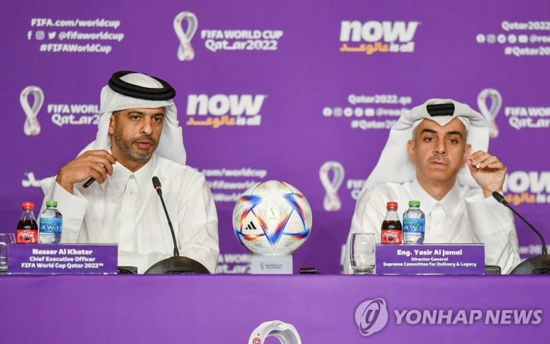 나세르 알 카터 카타르 월드컵 조직위원장(왼쪽)[사진=연합뉴스]