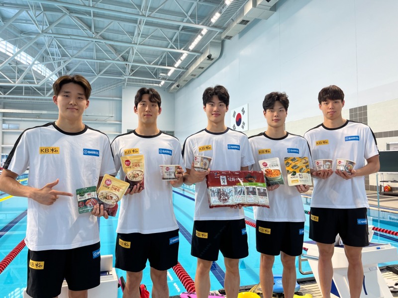 CJ제일제당, 한국 수영대표팀에 식품 전달 [대한수영연맹 제공]