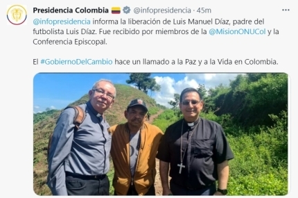 자유 되찾은 콜롬비아 축구선수 루이스 디아스 부친(가운데)[콜롬비아 대통령실 소셜미디어 엑스(X) 캡처]
