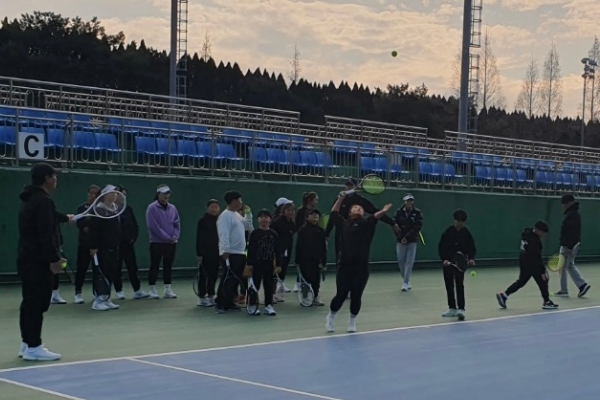 사진=창원시청 테니스부, 유소년 테니스 재능기부 행사 개최