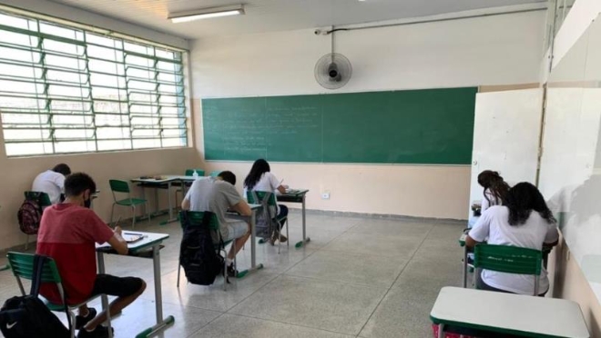 브라질서 등교수업 재개 논란 / 사진제공=브라질 뉴스포털 UOL