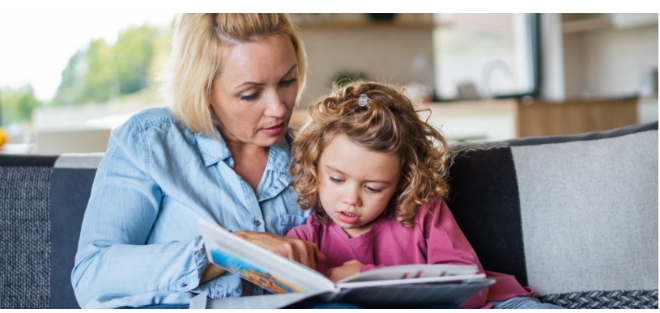 덴마크 오르후스대 “소리 내어 책읽기, 행동문제 아동 언어 발달에 효과적”