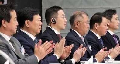 지난 3월 한일 비즈니스라운드테이블 참석한 주요 그룹 총수들.[사진=연합뉴스]