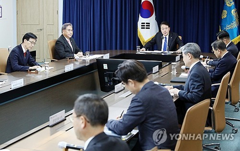 긴급 경제·안보 점검회의 주재하는 윤석열 대통령(대통령실통신사진기자단)