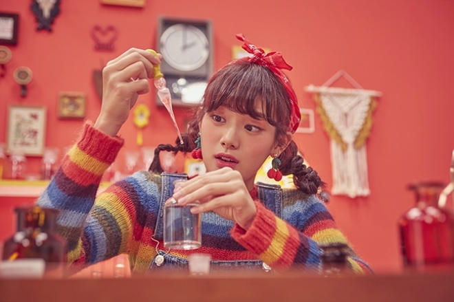 민서, 신곡 '2cm' 두 번째 콘셉트 이미지 공개…발랄한 매력 발산