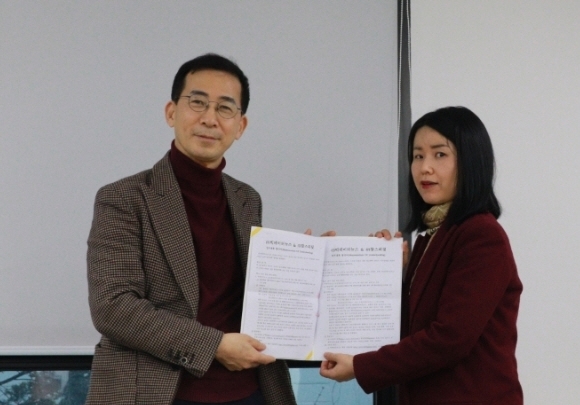 글로벌빅데이터연구소 임경오 대표(왼쪽), ㈜알스피릿 이혜영 대표.