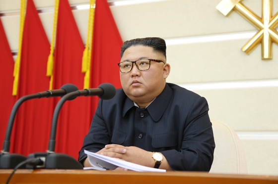 북한 노동신문은 지난달 29일 김정은 북한 국무위원장이 조선노동당 중앙위원회 정치국 확대회의를 열어 신종 코로나바이러스 감염증(코로나19) 대책을 지도했다고 밝혔다. 