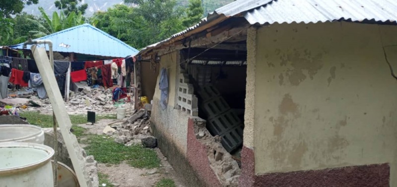 아이티 현지시각 8월 14일 오전 8시 30분, 아이티 남부를 강타한 지진으로 8만 채에 달하는 주택이 붕괴됐다 (세이브더칠드런 제공)