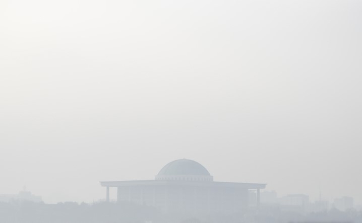 지난해 12월21일 오전 서울 영등포구 여의도 일대에 짙은 안개가 끼어있다.
