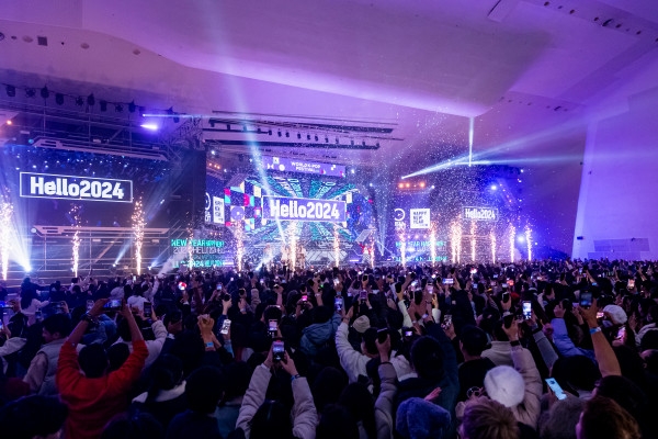 서울콘 2023: 10만명의 국내·외 참여, 세계적 새해 카운트다운 성공