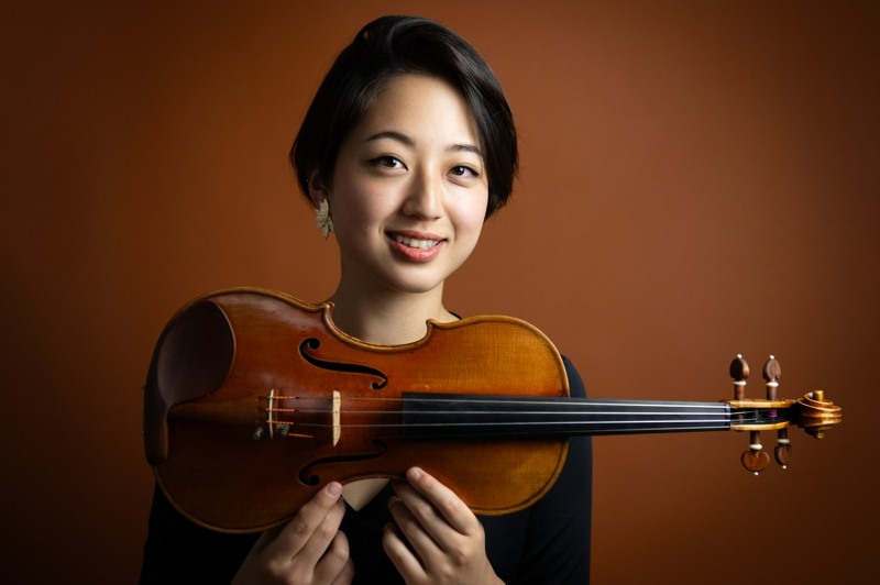 〈2024 신춘음악회〉에서 협연하는 최송하 바이올리니스트 (사진제공=마포문화재단)