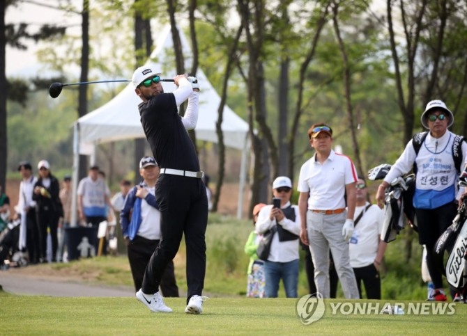 2019년 KPGA 셀러브리티 대회에 출전한 박찬호.  <br /> [KPGA 코리안투어 제공]<br />