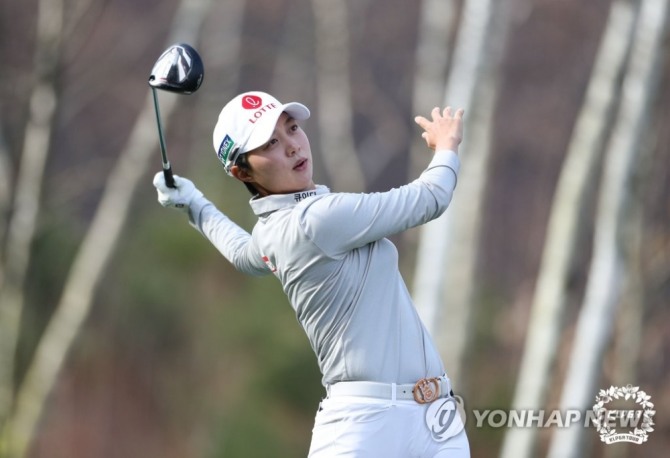 코로나19로 인해 한국여자프로골프에서 활동하던 때의 김효주  <br /> [KLPGA 제공] <br />