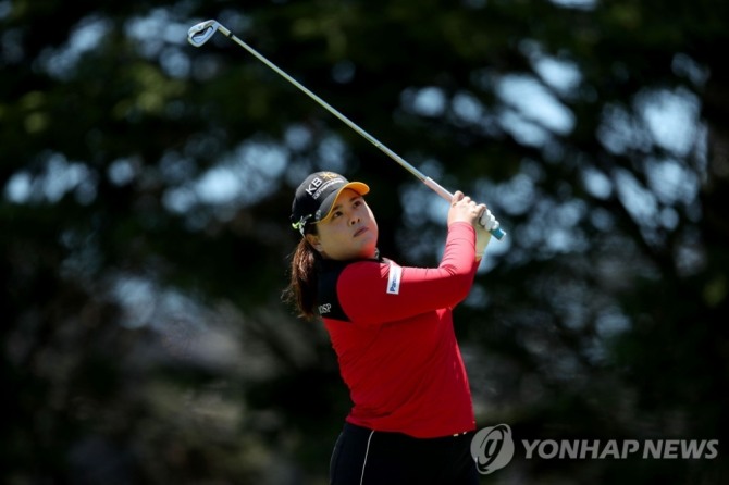 박인비의 1라운드 4번 홀 경기 모습 <br /> [게티이미지/AFP=연합뉴스]<br />