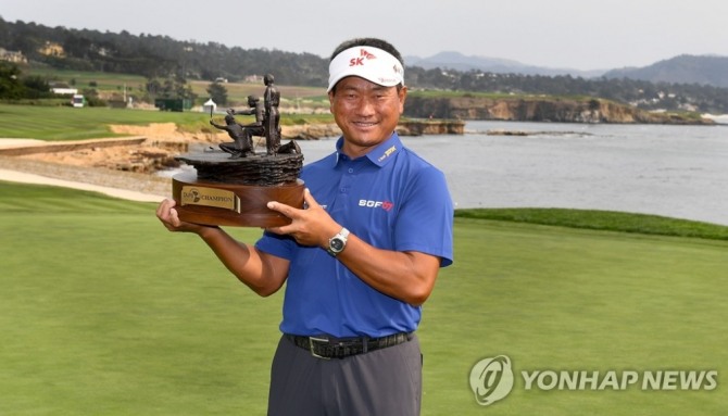 한국인 최초로 PGA 챔피언스투어 제패한 최경주<br /> [AFP=연합뉴스]<br /> <br />