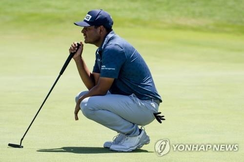 PGA 투어 AT&T 바이런 넬슨 첫날 단독 선두로 나선 무뇨스<br />[AP=연합뉴스]