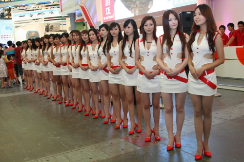 차이나조이 결산 - 대규모 부스걸 동원 '시연은 뒷전'