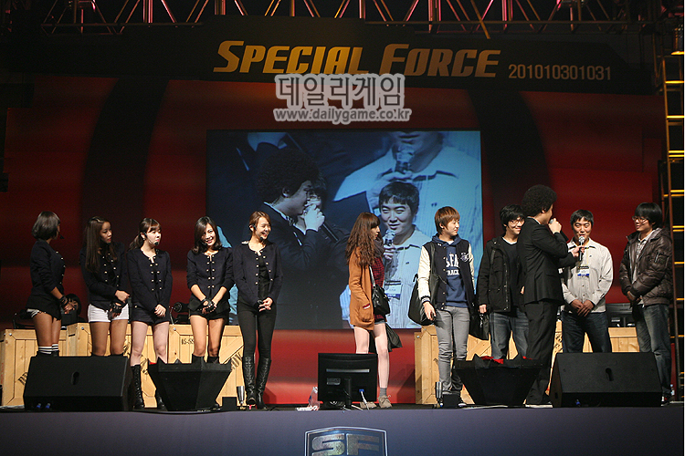 스페셜포스 랜파티, 스페셜걸스 축하무대 스케치