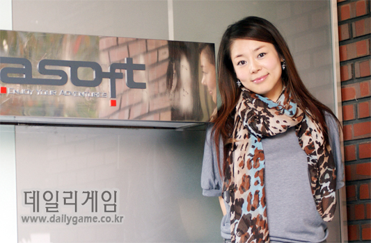 게임 가수 1호 엄지영 "게임 가수들의 무대 없어 아쉽다"