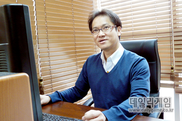 트리니티2 홍지철 대표 "확 바꼈다! 전작은 잊어라"