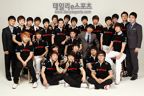 CJ 엔투스, 색다른 컨셉트로 프로필 촬영