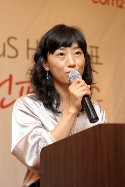 컴투스 박지영 대표 "국내시장, 해외에 내줄 수 없다"