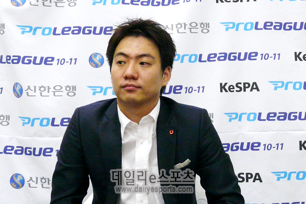 악재를 웃어 넘기는 KT 이지훈 감독의 초특급 센스