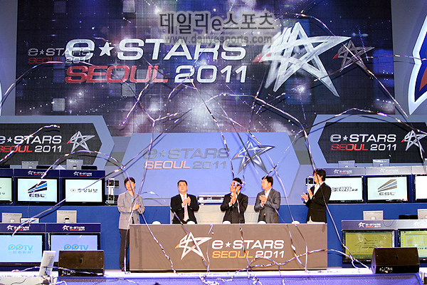 한여름 게임잔치 'e스타즈서울2011' 화려한 개막