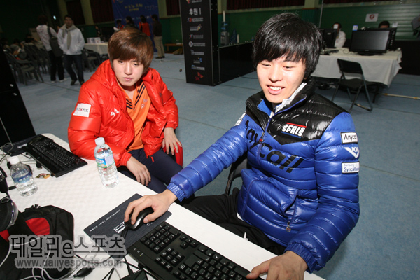송병구-김택용, 조 1, 2위로 4강 진출