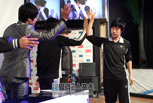 400승 달성한 이제동 "모든 것이 팬 덕분"