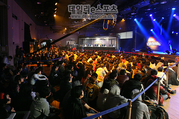 라이엇게임즈 LOL 챔스리그 21일 개막…e스포츠 시장에 활력
