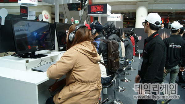 디아블로3 3D 입체 안경 쓰고 즐겨보니…