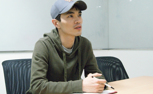 엔트리브 김동석 팀장 "HON, 피튀기고 살터지는 성인 AOS게임"