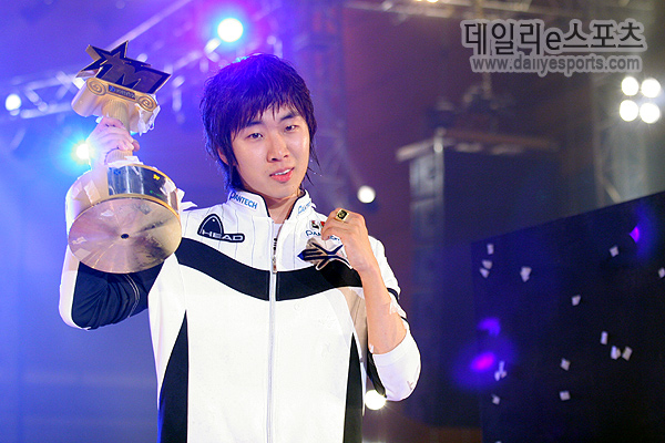 온게임넷 '은퇴' 이윤열 대우 놓고 고민중
