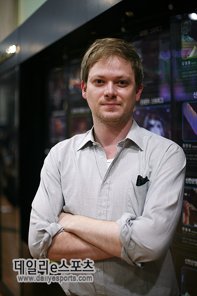 스티븐 두트 감독 "e스포츠를 통해 한국 알리고파"