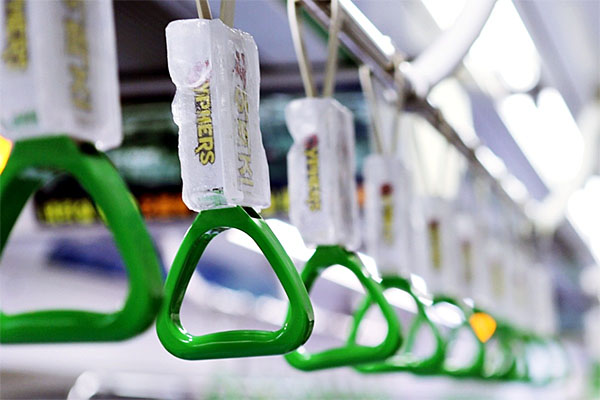 사이퍼즈, 무더위 날릴 지하철 '트릭아트' 이미지