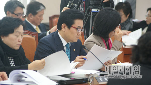 강제적 셧다운제 효과없다… 심야 게임감소 0.3%에 그쳐