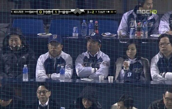 김택진 대표 부부 잠실구장 방문, 삼성-SK 경기 관람