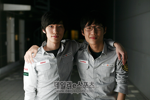 아주부 블레이즈 신동진-함장식 "NLB행 죽기보다 싫었다"