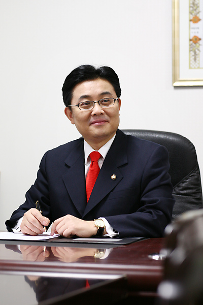 정치인 회장 영입 효과 있을까?
