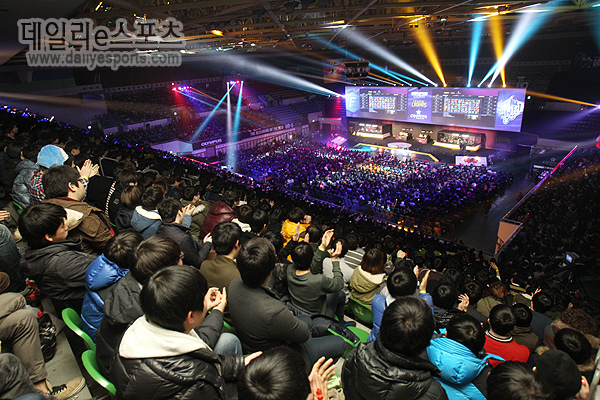 LOL 결승 현장 '인산인해'