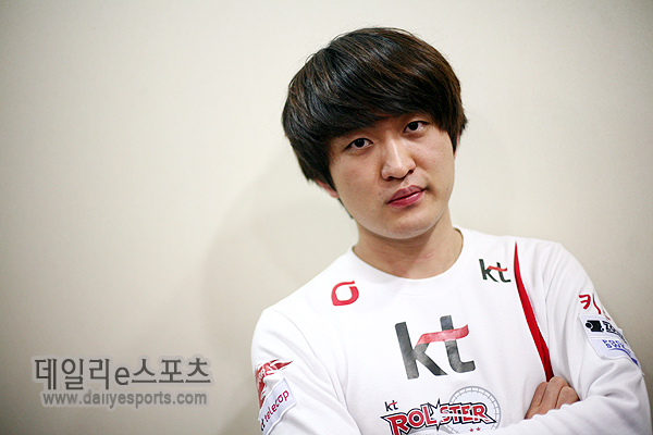 KT 이영호, 김동원에 설욕…코드A 3R 진출