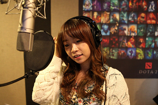 미녀 성우 조경이 '도타2' 더빙 현장 "목소리보다 연기력"