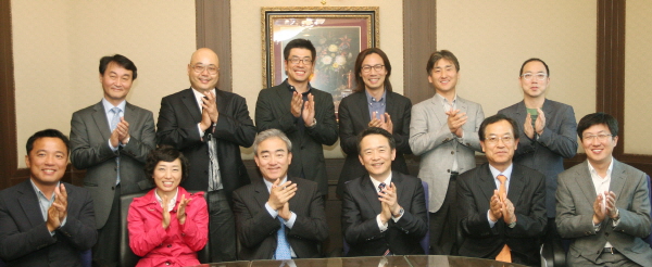 김택진 엔씨 대표 심의문제 지적 "창의력 제한받는다"