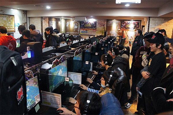 PC방 금연법 계도기간 연말로 연장…PC방 업계는 '반발'