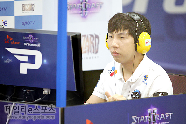 CJ 김정우, 김택용의 200승 저지